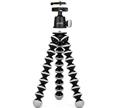 7 Best Tripods For Vlogging That YouTubers Use [2020]